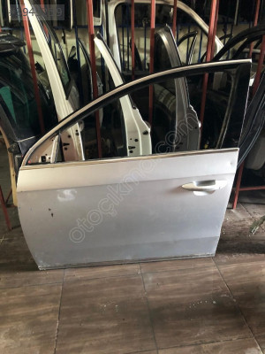 ÇIKMA VOLKSWAGEN PASSAT B7 SOL ÖN KAPI