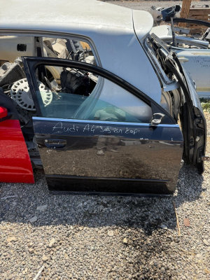 AUDİ A4 SAĞ ÖN KAPI ÇIKMA ORJİNAL
