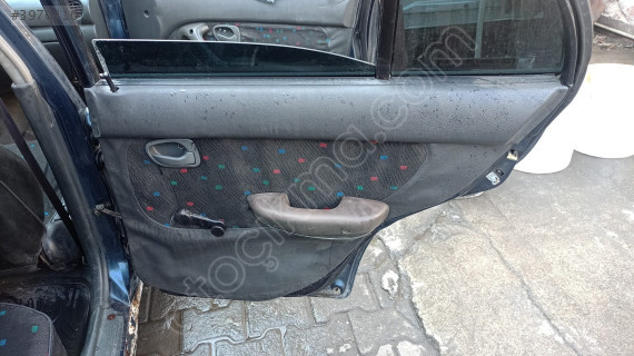 hyundai accent sağ arka kapı döşemesi