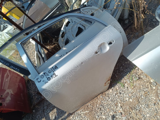 Toyata corolla sol arka kapı