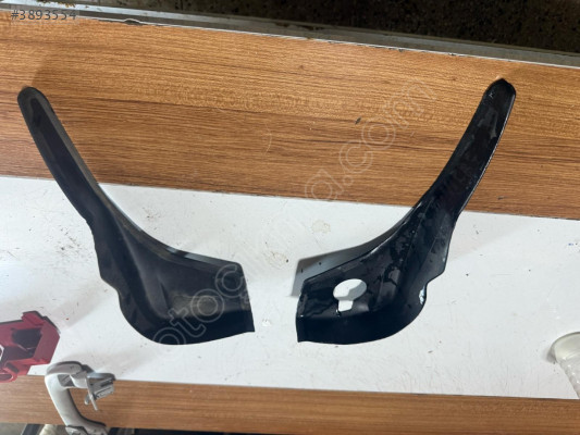 2018-24 RENAULT MEGANE 4 1.3 CAM ÖNÜ KÖŞE PLASTİKLERİ ORJ ÇIKMA