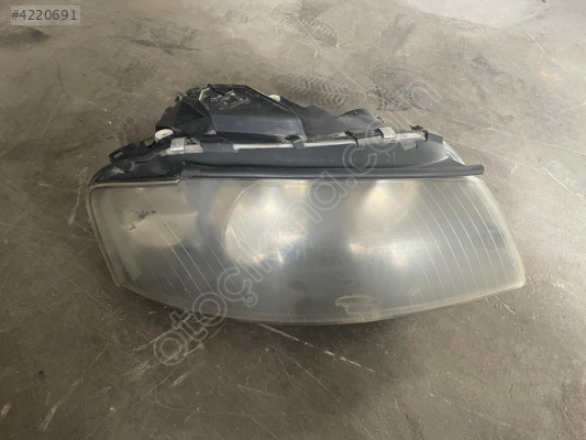 AUDİ A3 SPORTBACK SAĞ FAR ORJİNAL ÇIKMA