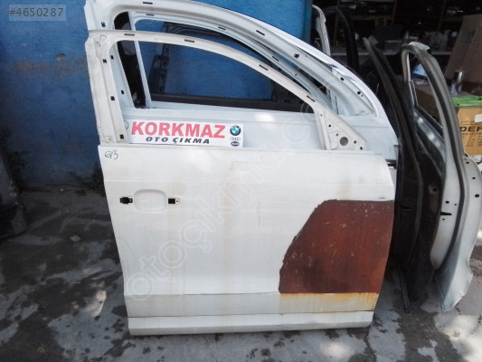 AUDI Q3 SAĞ ÖN KAPI