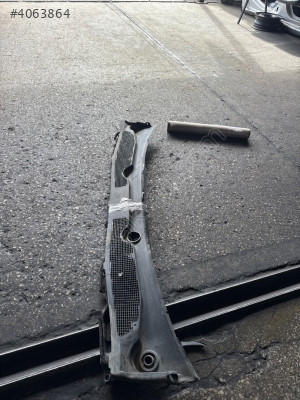 Fluence Ön Cam Izgarası (2010-2016) 668110020R