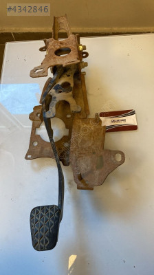 2011 ford fiesta manuel fren pedalı