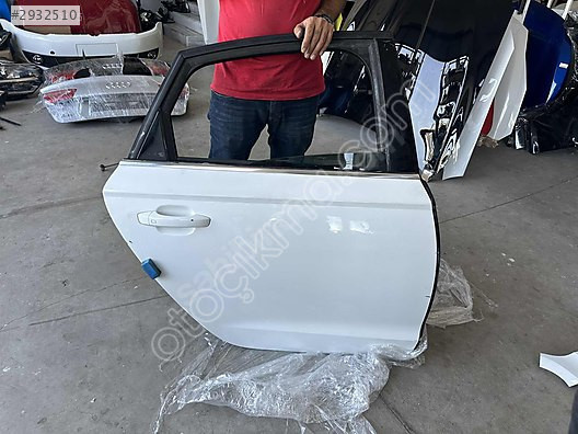 Audi a6 sağ arka kapı dolu beyaz dıştan boyalı