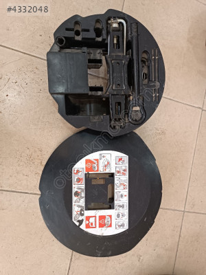 Clio 4 kriko takımı dolu