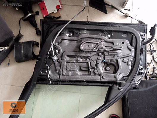 BMW E90 SAĞ ÖN HATASIZ DOLU KAPI 