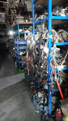 BMW 2.8 benzinli  motor içi elektrik tesisatı ve beyni