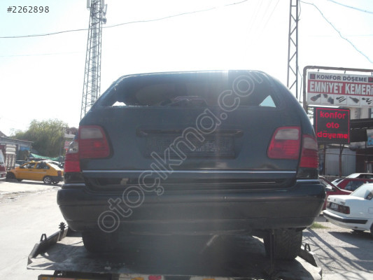 MERCEDES E-210 KASA ARKA BAGAJ VE KAPORTA MALZEMESİ