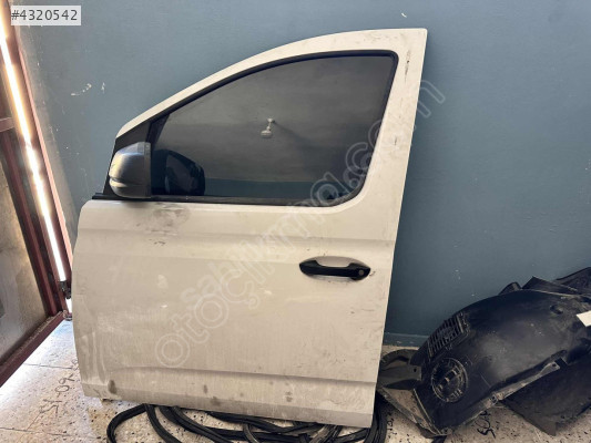 2020 ve sonrası Caddy sol dolu kapı ön