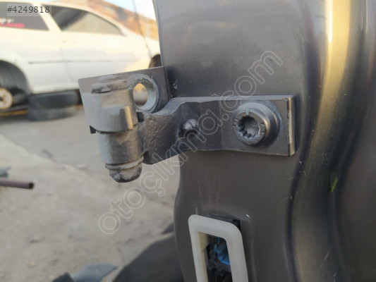 ÇIKMA SEAT CORDOBA SAĞ ARKA KAPI MENTEŞESİ ÜST