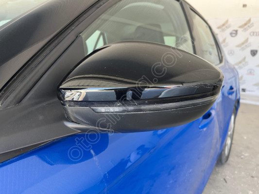 OPEL CORSA F DIŞ DİKİZ AYNASI SAĞ ÇIKMA (LEDLİ) - 983769791T
