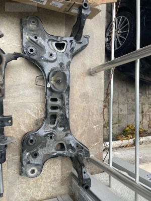 VOLKSWAGEN POLO ÖN TRAVERS