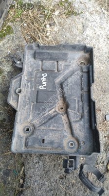 Fiat Punto Akü Plastiği orjinal çıkma