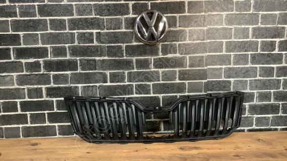 3V0853653 orjinal hatasız 2019-2023 skoda süperb ön panjur