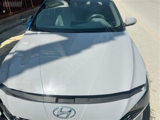 2021 Hyundai Elantra Kaput