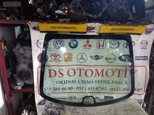 1998-2001 TOYOTA AVANSİS HATCHBACK ARKA CAM