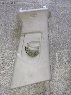 8W0867244C 16-20 A4 ORJ. ÇIKMA ORTA DİREK KAPLAMA SAĞ