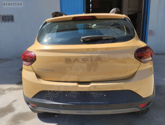 DACİA SANDERO STEPWAY BAGAJ KAPAĞI HATASIZ ORJ RENKAY KOCAELİ