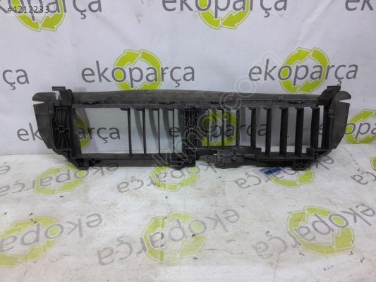 MERCEDES E 2016 2020 RADYATÖR HAVA GİRİŞ ALT BAKALİTİ A2135002900