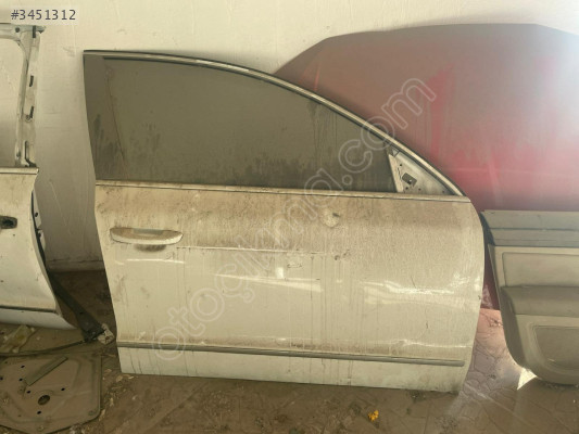 Skoda Superb sağ önkapı çıkma parça 2013 hatasız
