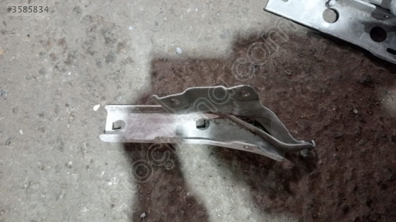Audi Q2 kaput menteşesi çıkma