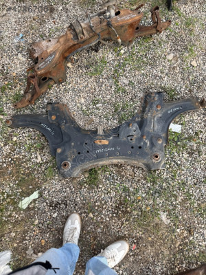 RENAULT MEGANE 4 MOTOR BEŞİĞİ ÇIKMA ORJİNAL