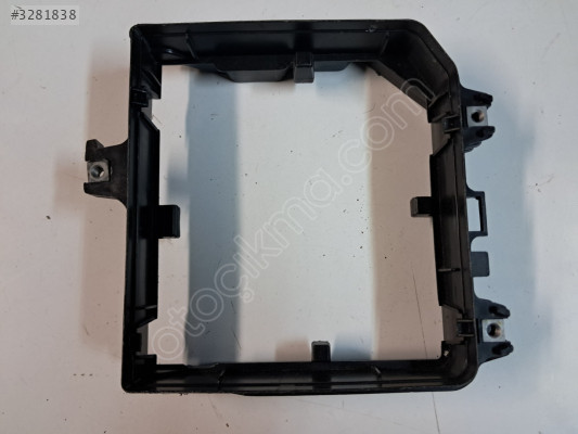 MEGANE 4 SİGORTA KUTU ÇERÇEVESİ