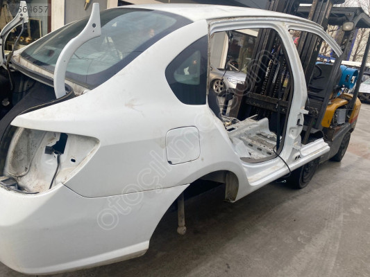 RENAULT THALİA SAĞ ARKA KESME ÇAMURLUK ORJİNAL OTO FEDAİ