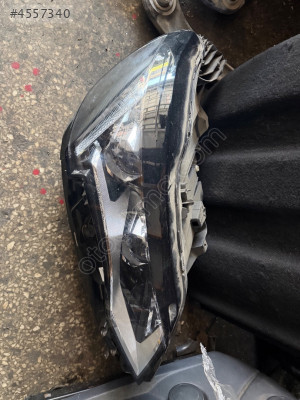 Peugeot 3008 sağ ön far