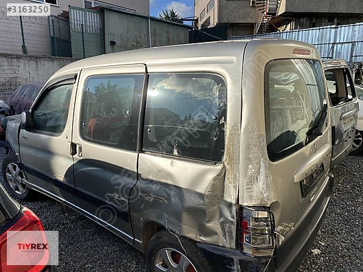 Peugeot Partner Sol Ön Kapı Sökme 03-11