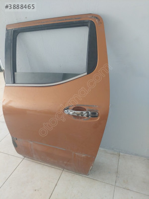 NİSSAN NAVARA SOL ARKA KAPI ÇIKMA