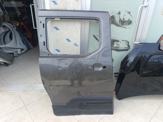 DOBLO 5 SAĞ SÜRGÜLÜ KAPI ORJİNAL ÇIKMA YENİ KASA 23/25