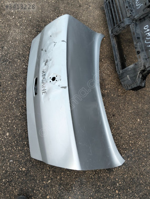 Renault megane 2 bağaj kapağı