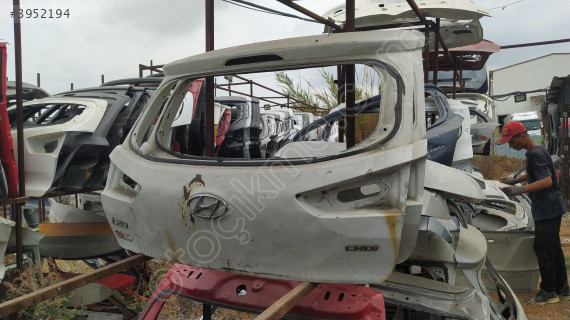 Hyundai i20 model 2015 arka bagaj kapağı