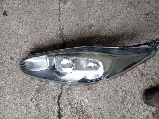 Ford Fiesta Modeli için Sağ Ön Far Çıkma Parçası