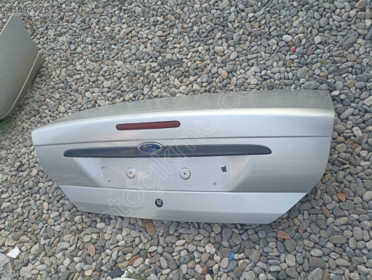 Ford Focus Arka bagaj kapağı