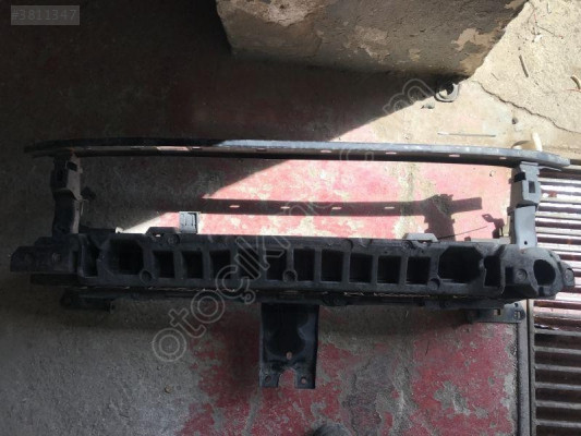 VOLKSWAGEN PASSAT 2015 2019 ÖN TAMPON DEMİRİ 3G0807109
