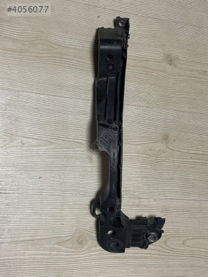 VOLKSWAGEN GOLF 6 SAĞ FAR ALT BRAKETİ 09-13