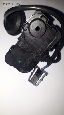 Depo Kapak Kilit Motoru Jetta Orjinal 5C6810773H 5C6810773E