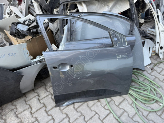 Dacia sandero stepway sağ ön kapı