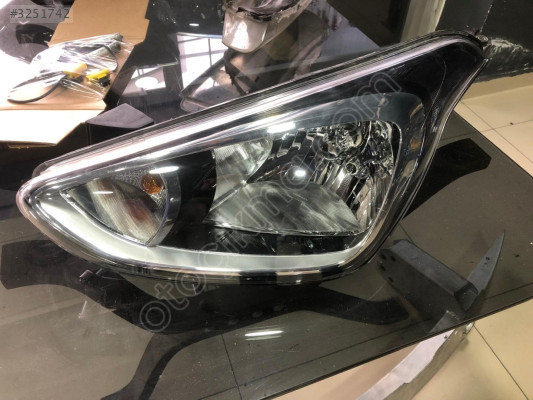 HYUNDAİ İ20 SOL FAR