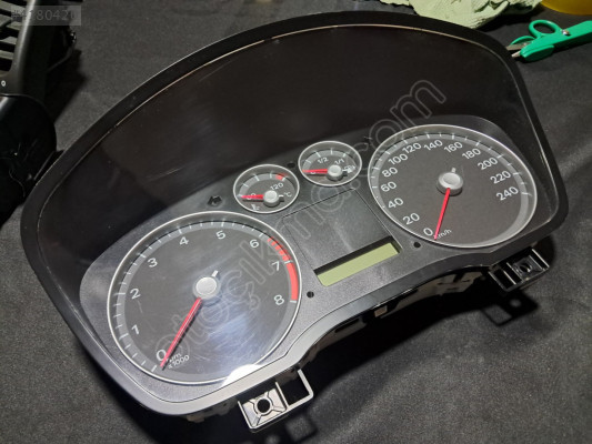 FORD FOCUS 2 BENZINLI KM SAATI