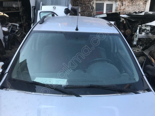 DACİA SANDERO ÖN CAM IZGARASI 05366077016