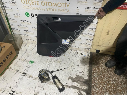 VOLKSWAGEN TİGUAN SAĞ ARKA KAPI DÖŞEMESİ ORJİNAL ÇIKMA