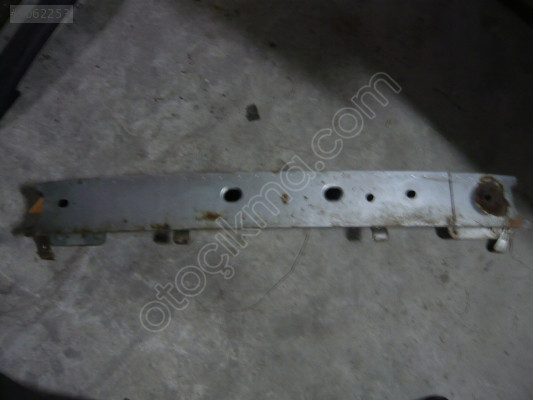 FORD FOCUS 1999-2005 ARASI ÖN TAMPON DEMİRİ ORİJİNAL
