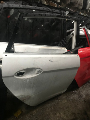 Ford Fiesta 2010-2016 arka kapı