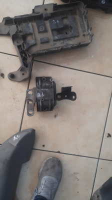 VOLKSWAGEN PASSAT B6 MOTOR KULAĞI