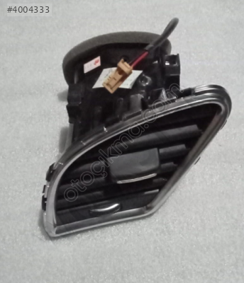 AUDI A4 2009-2015 SOL GÖĞÜS HAVALANDIRMASI OEM SIFIR -8K1820901C